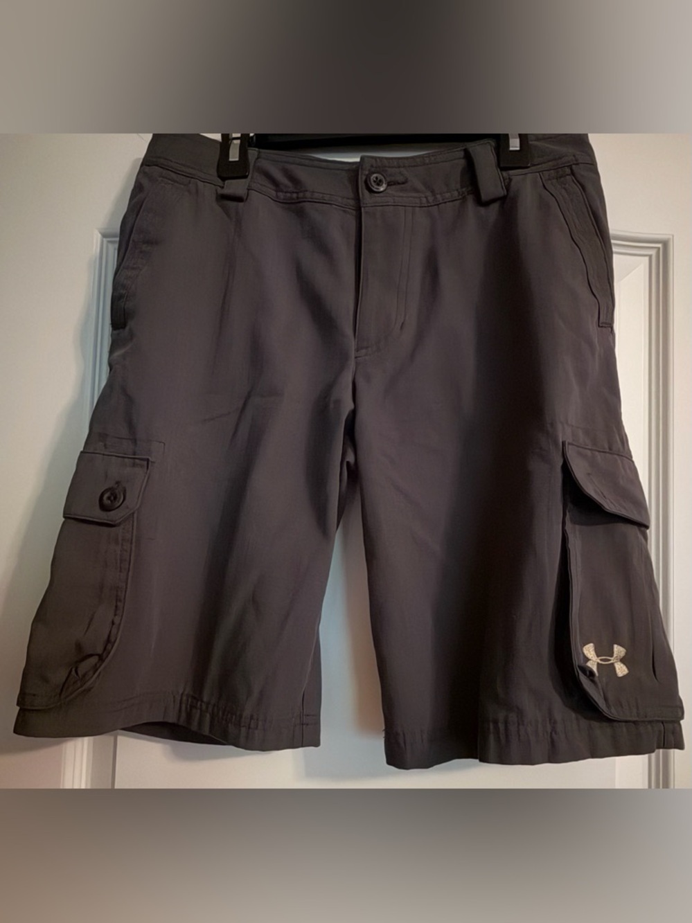 UNDER ARMOUR CARGO SHORTS